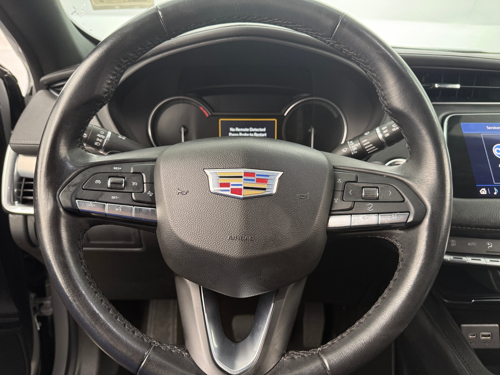 Thumbnail: 2021 Cadillac XT4 - 4