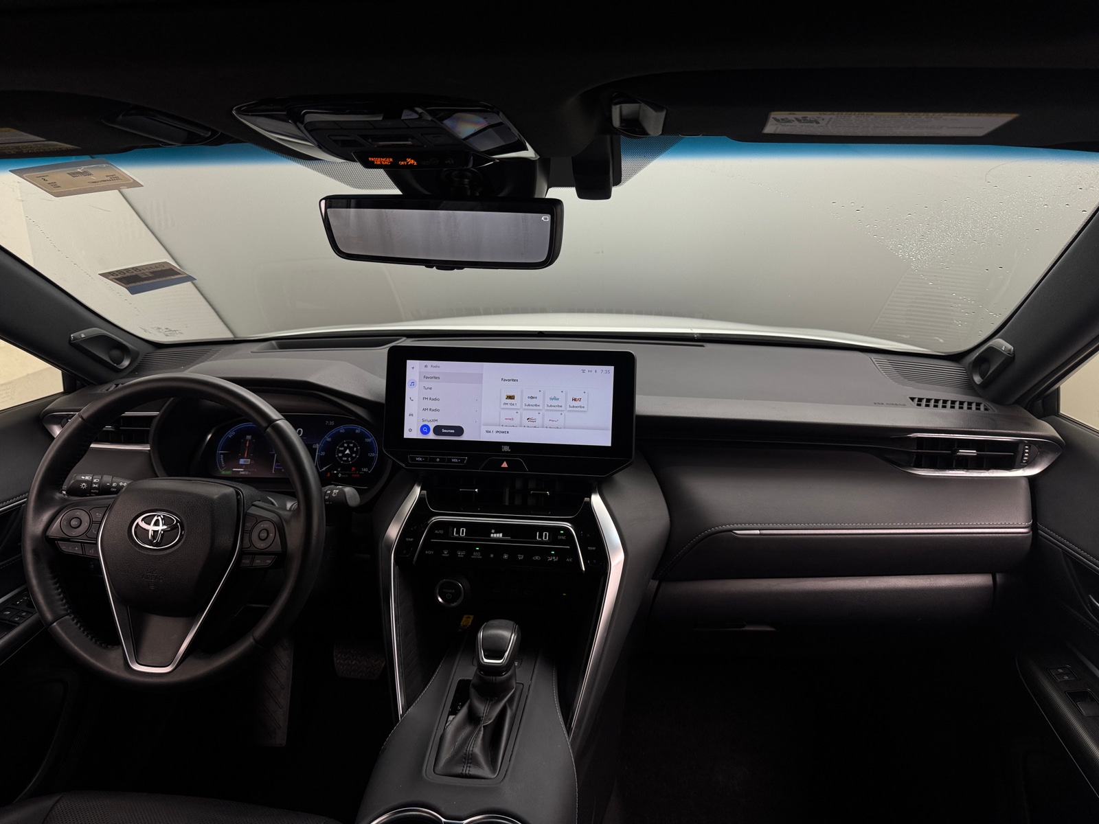 Thumbnail: 2023 Toyota Venza - 3