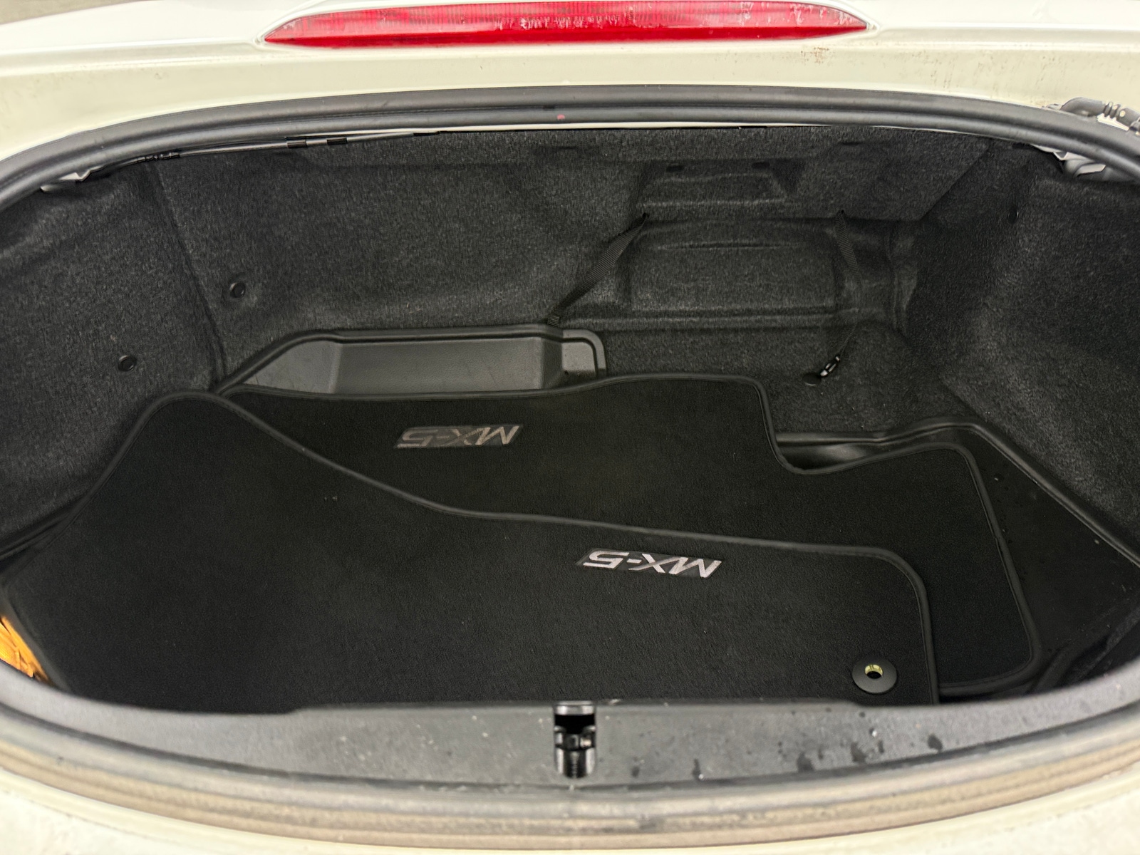 Thumbnail: 2019 Mazda MX-5 Miata - 4