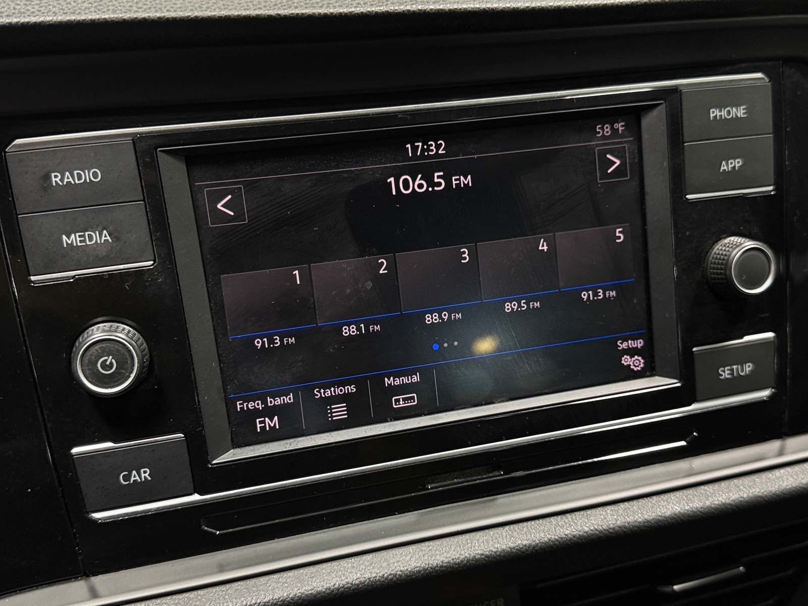 Thumbnail: 2019 Volkswagen Jetta - 4