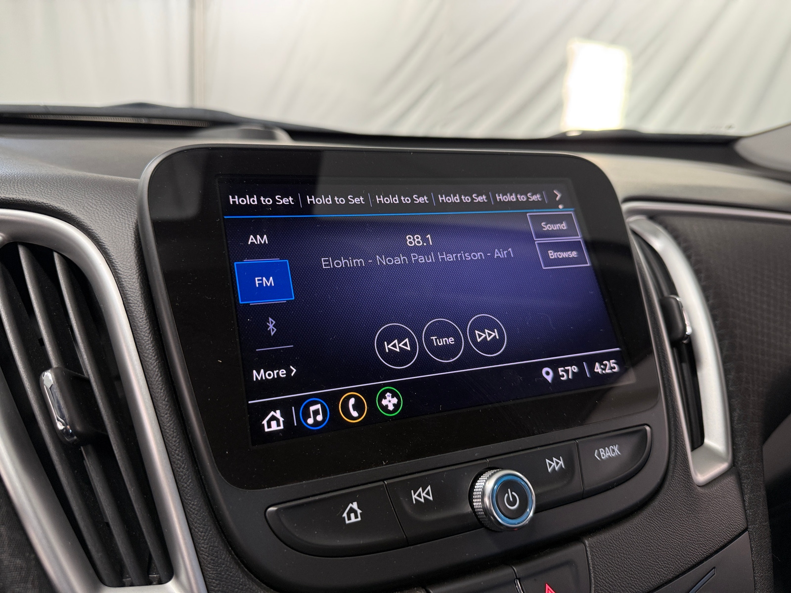 Thumbnail: 2022 Chevrolet Malibu - 4