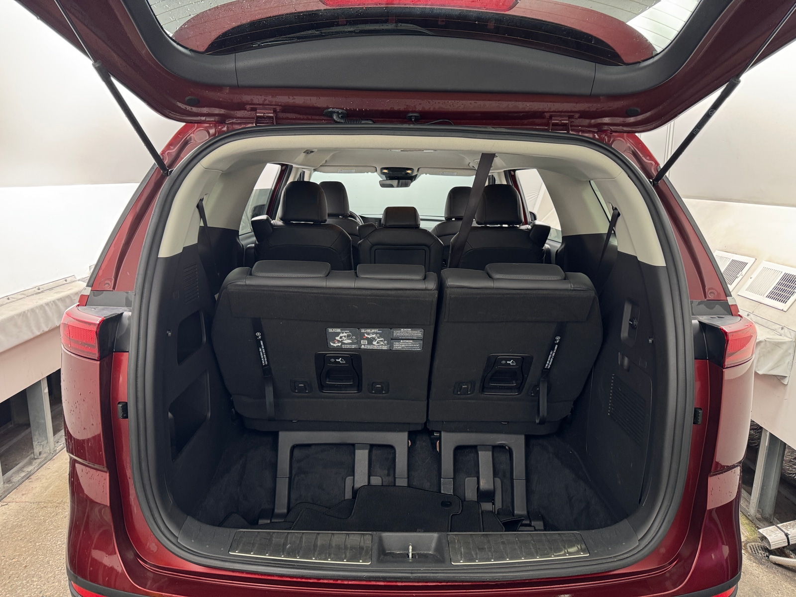 Thumbnail: 2024 Kia Carnival - 6