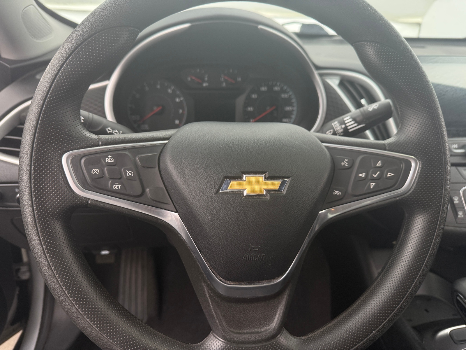 Thumbnail: 2022 Chevrolet Malibu - 5