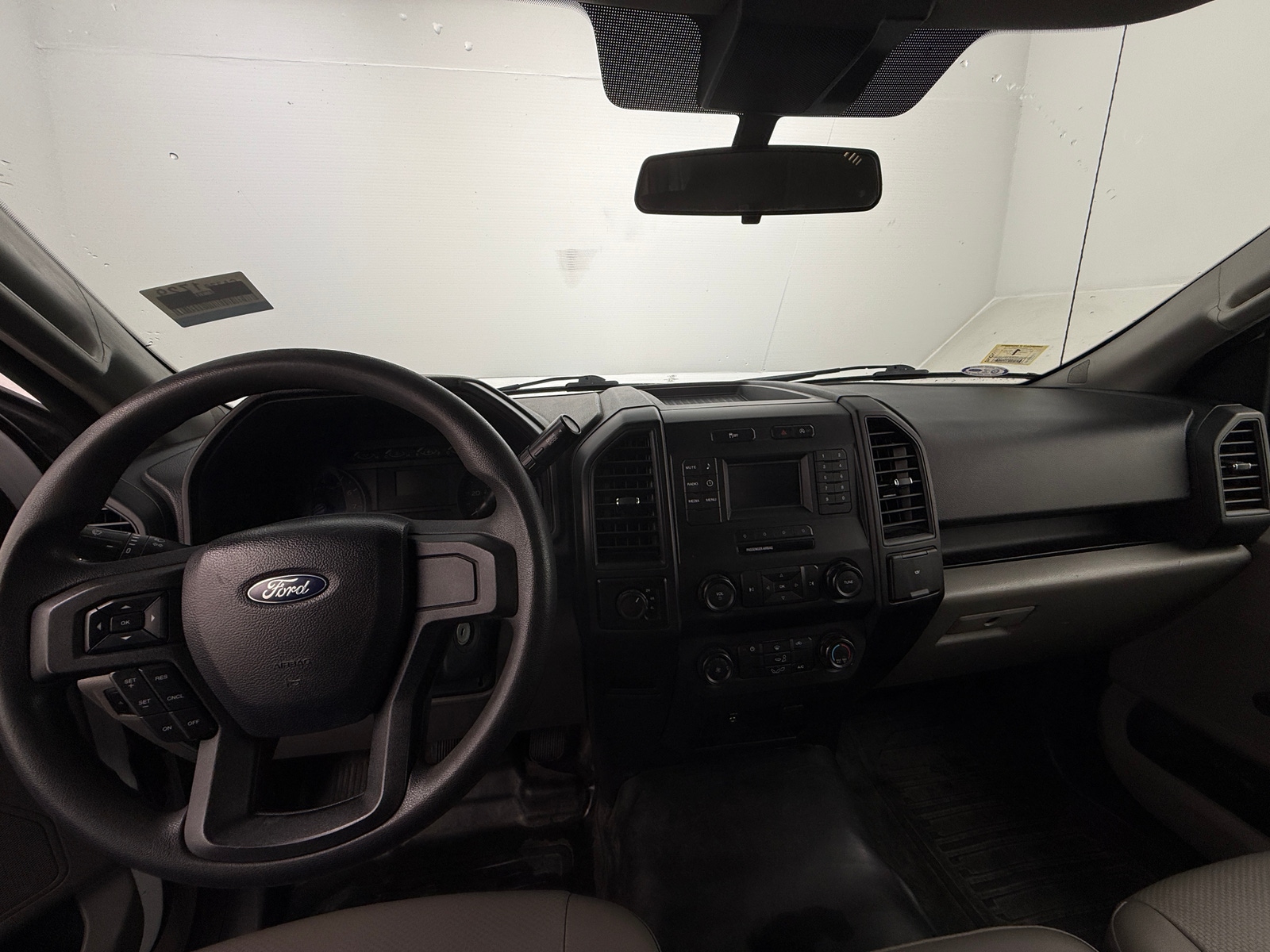 Thumbnail: 2019 Ford Econoline - 3