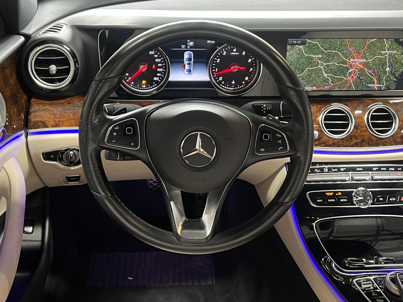 Thumbnail: 2017 Mercedes-Benz E-Class - 4