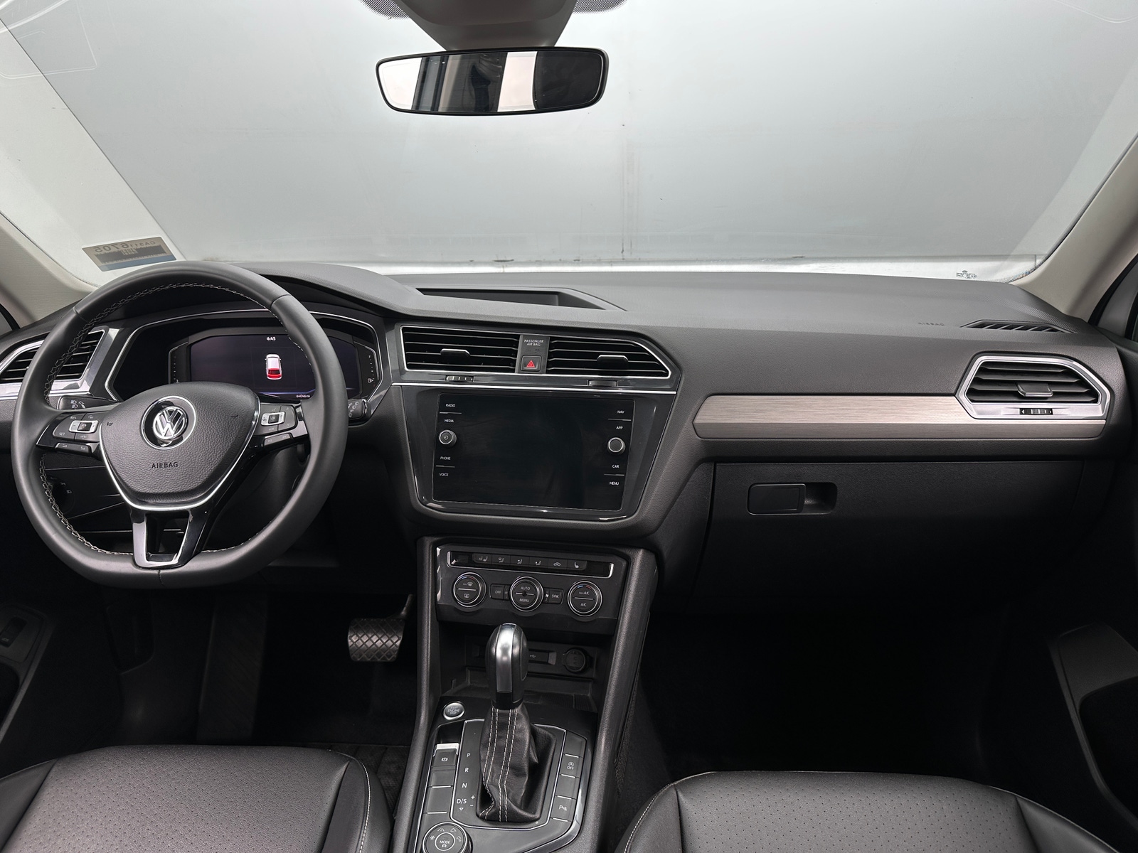 Thumbnail: 2021 Volkswagen Tiguan - 2