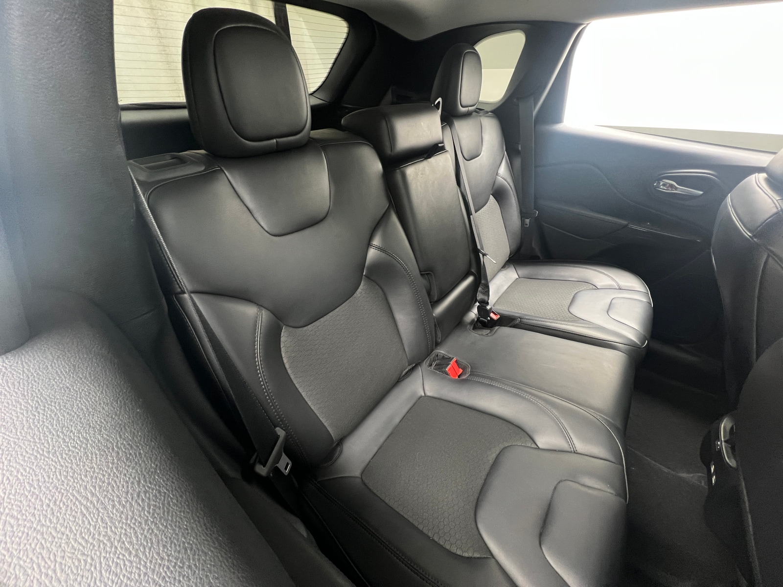 Thumbnail: 2021 Jeep Cherokee - 6