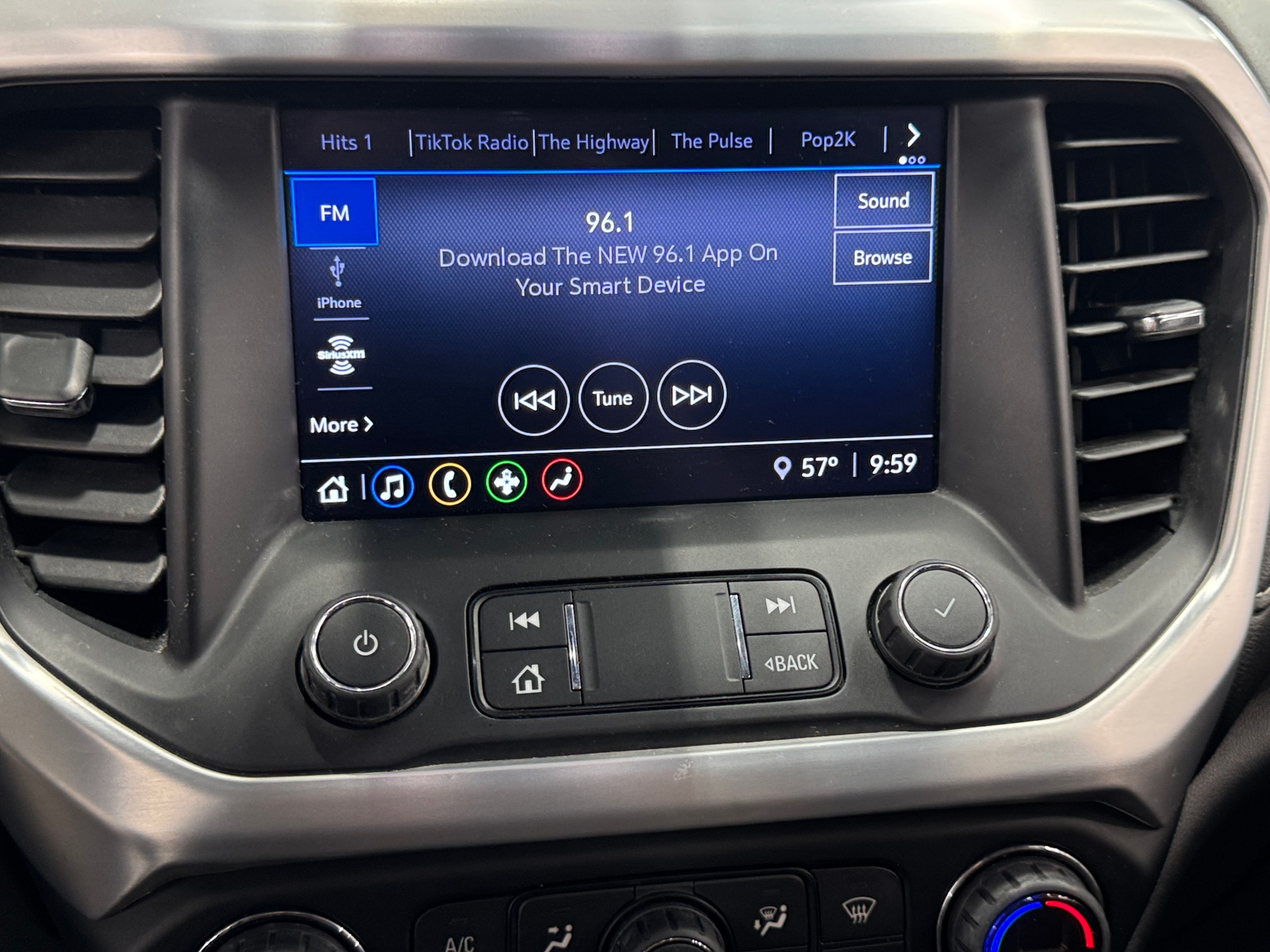 Thumbnail: 2020 GMC Acadia - 4