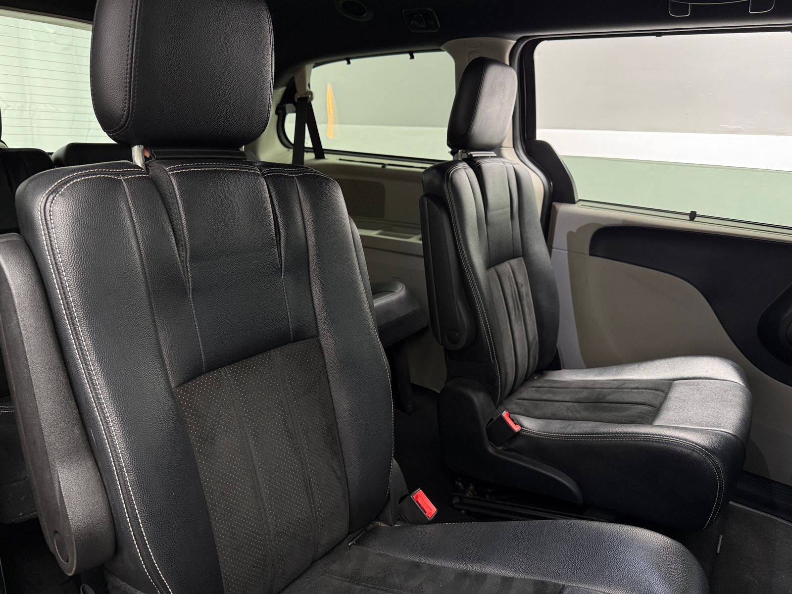 Thumbnail: 2016 Dodge Grand Caravan - 5