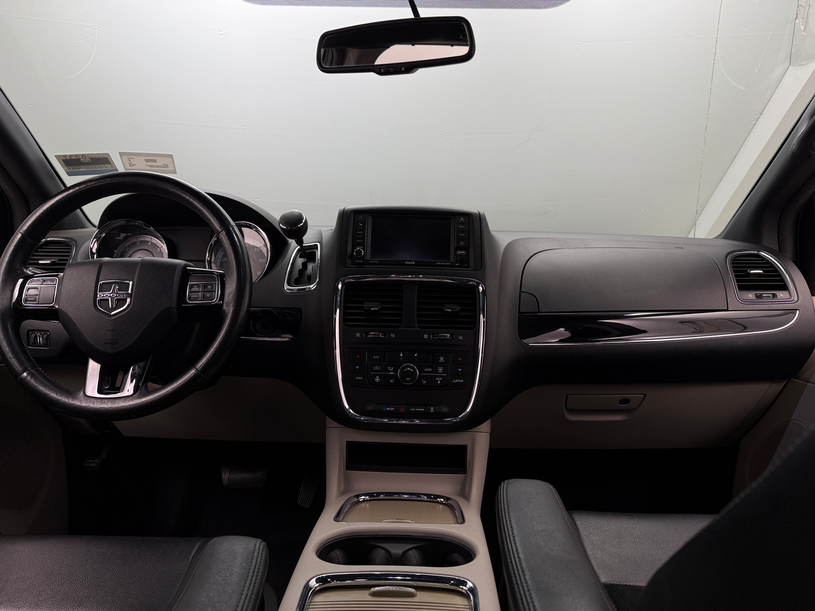 Thumbnail: 2016 Dodge Grand Caravan - 2