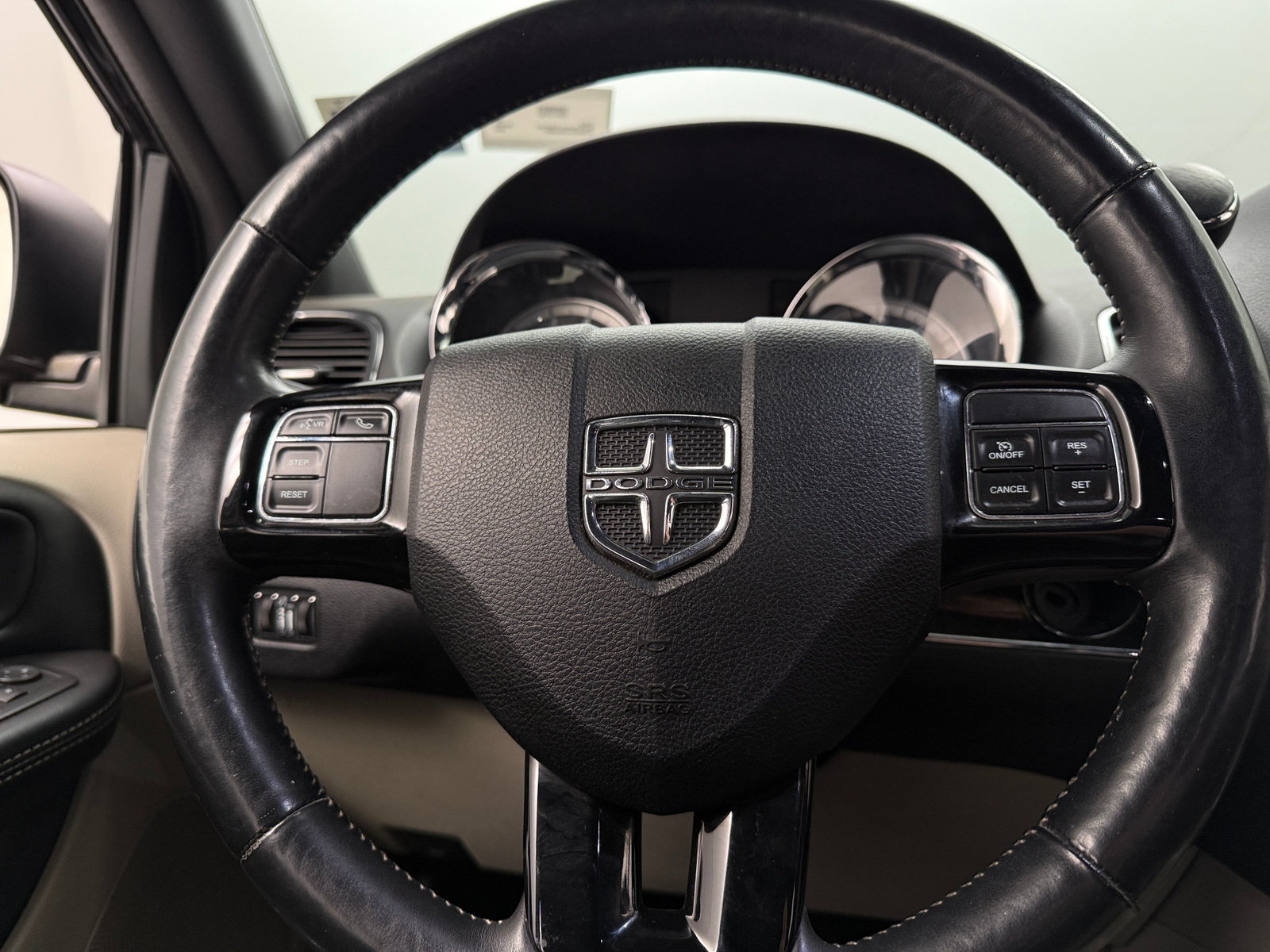 Thumbnail: 2016 Dodge Grand Caravan - 4