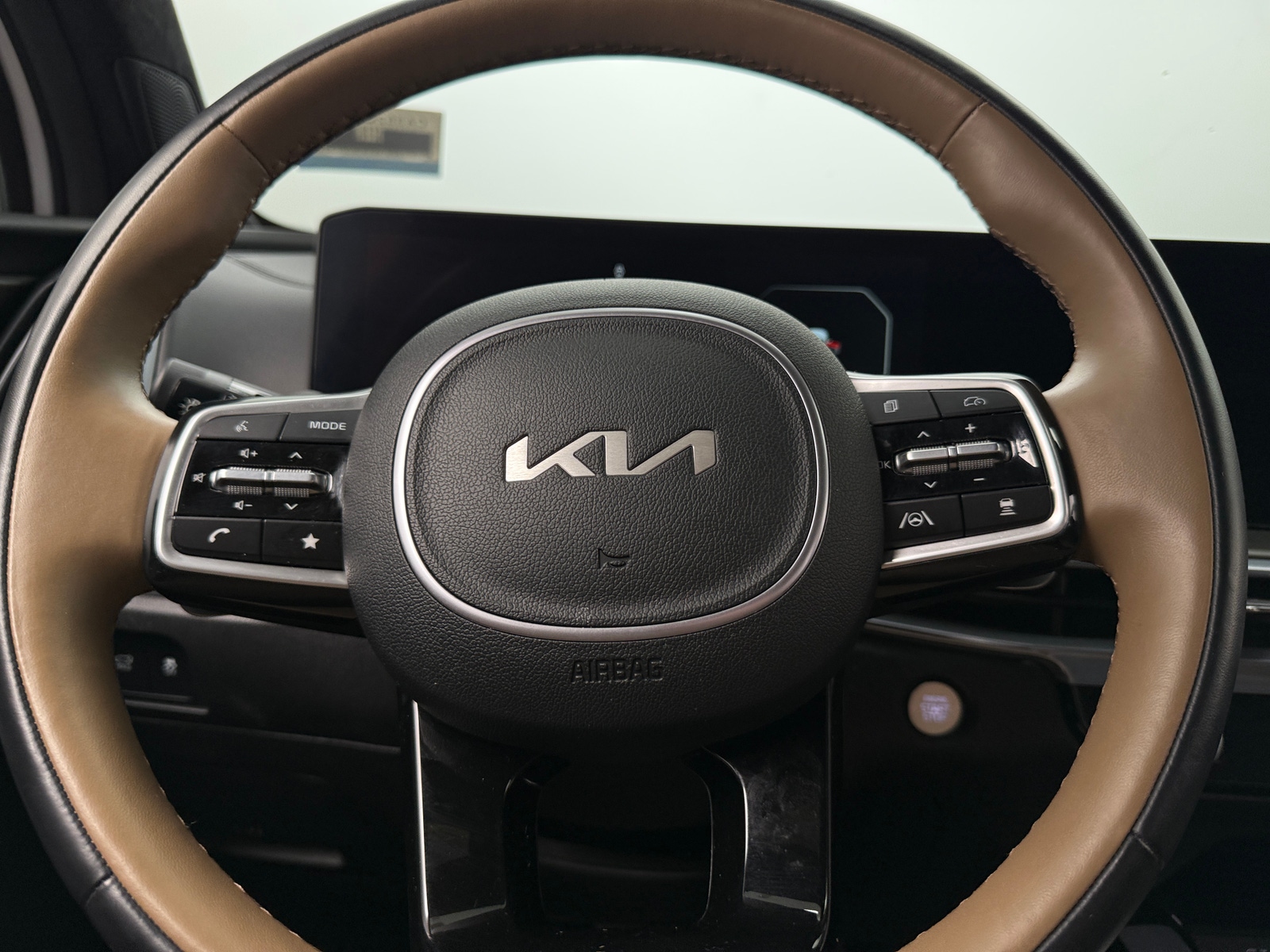 Thumbnail: 2024 Kia Sorento - 4