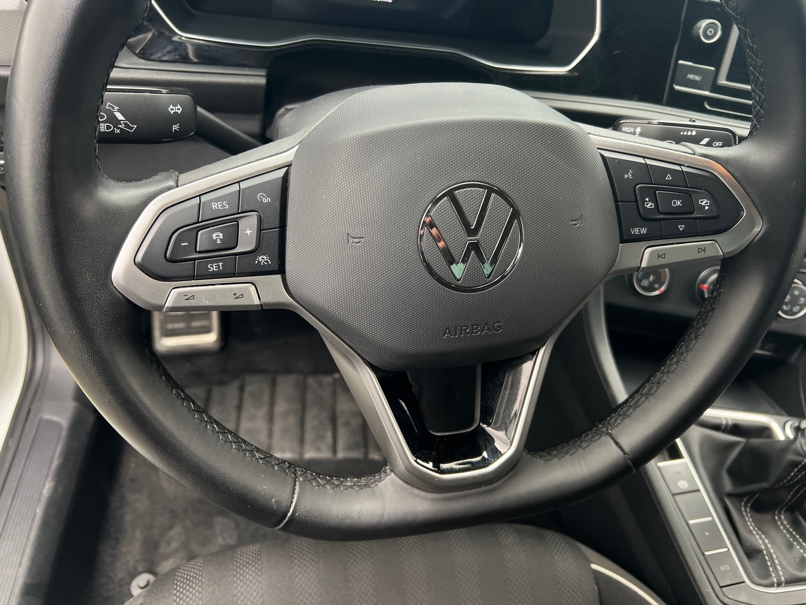 Thumbnail: 2023 Volkswagen Jetta - 5