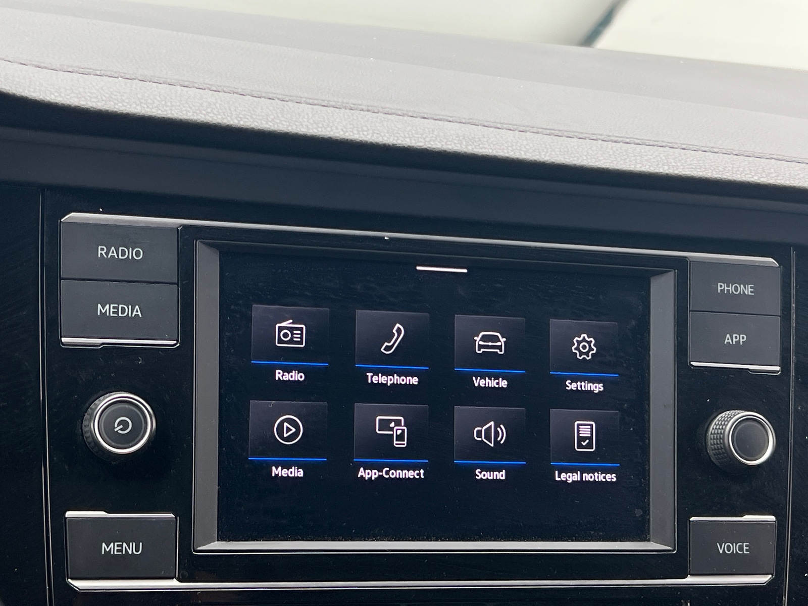 Thumbnail: 2023 Volkswagen Jetta - 4