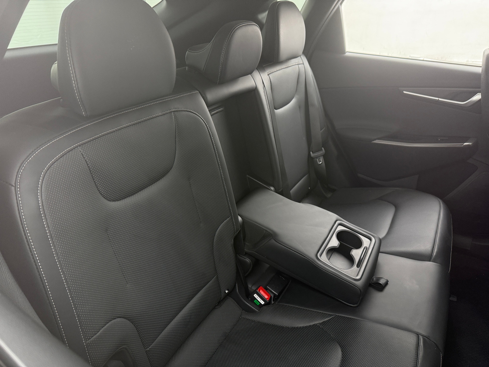 Thumbnail: 2022 Kia EV6 - 5