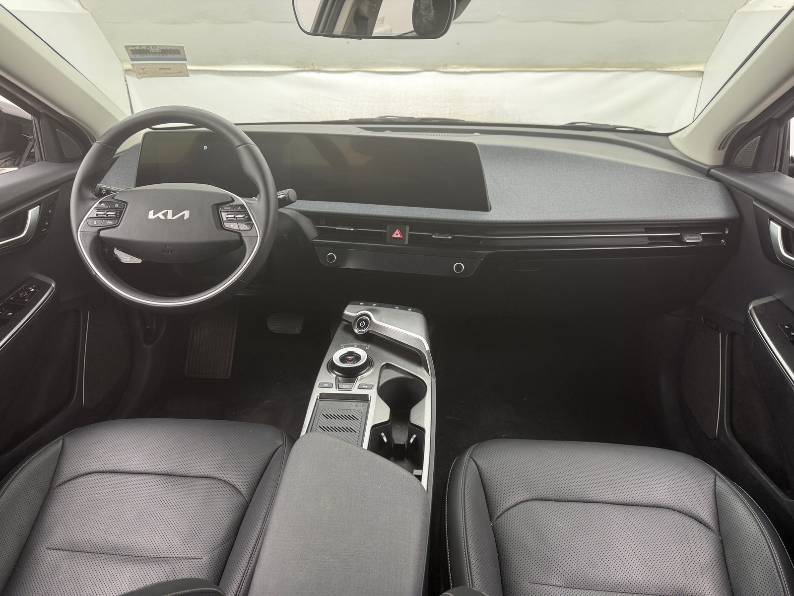 Thumbnail: 2022 Kia EV6 - 2