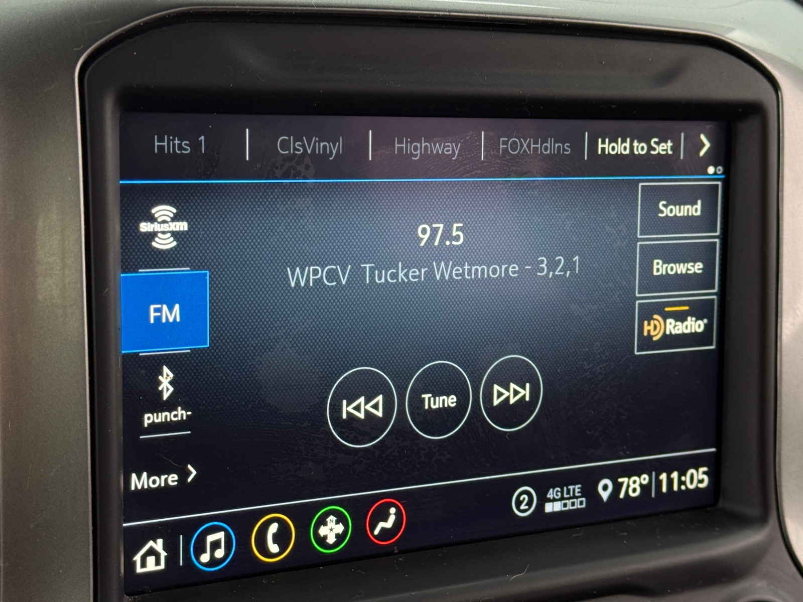 Thumbnail: 2020 Chevrolet Silverado 1500 - 3