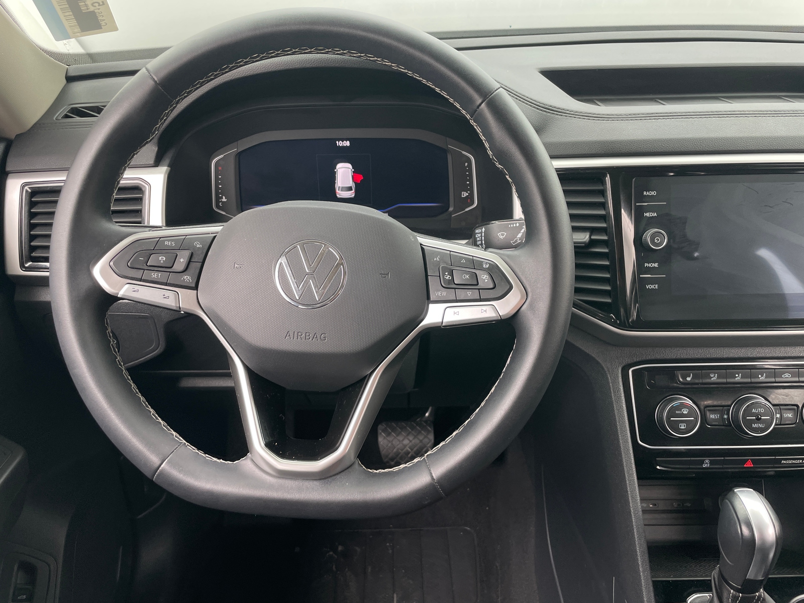 Thumbnail: 2023 Volkswagen Atlas - 4