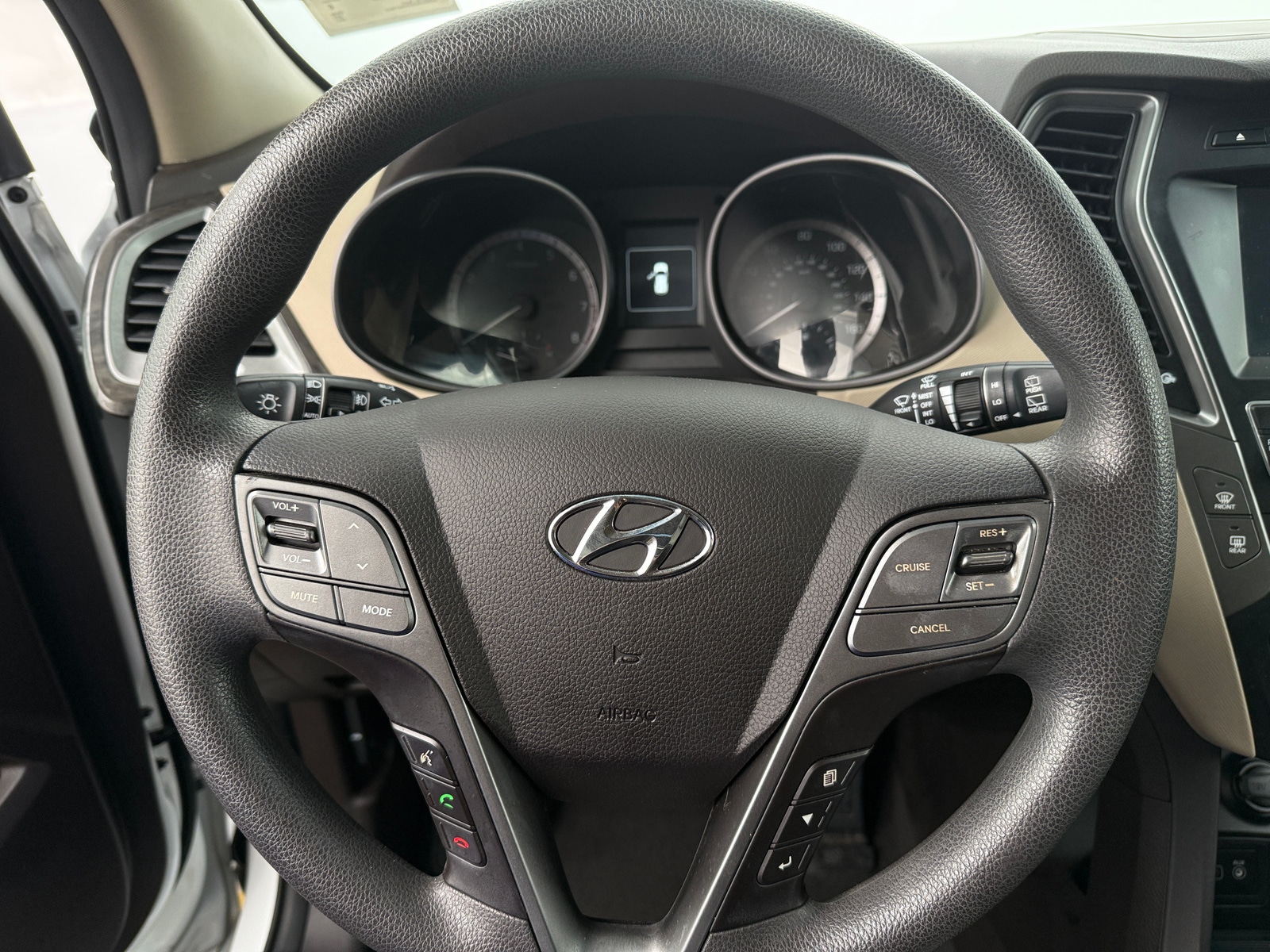 Thumbnail: 2017 Hyundai Santa Fe - 5