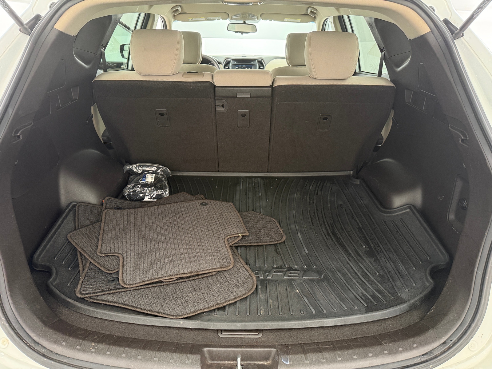 Thumbnail: 2017 Hyundai Santa Fe - 7