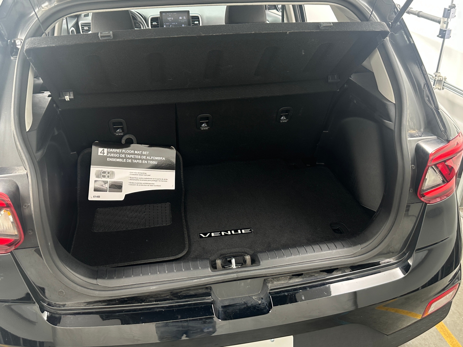 Thumbnail: 2022 Hyundai Venue - 7