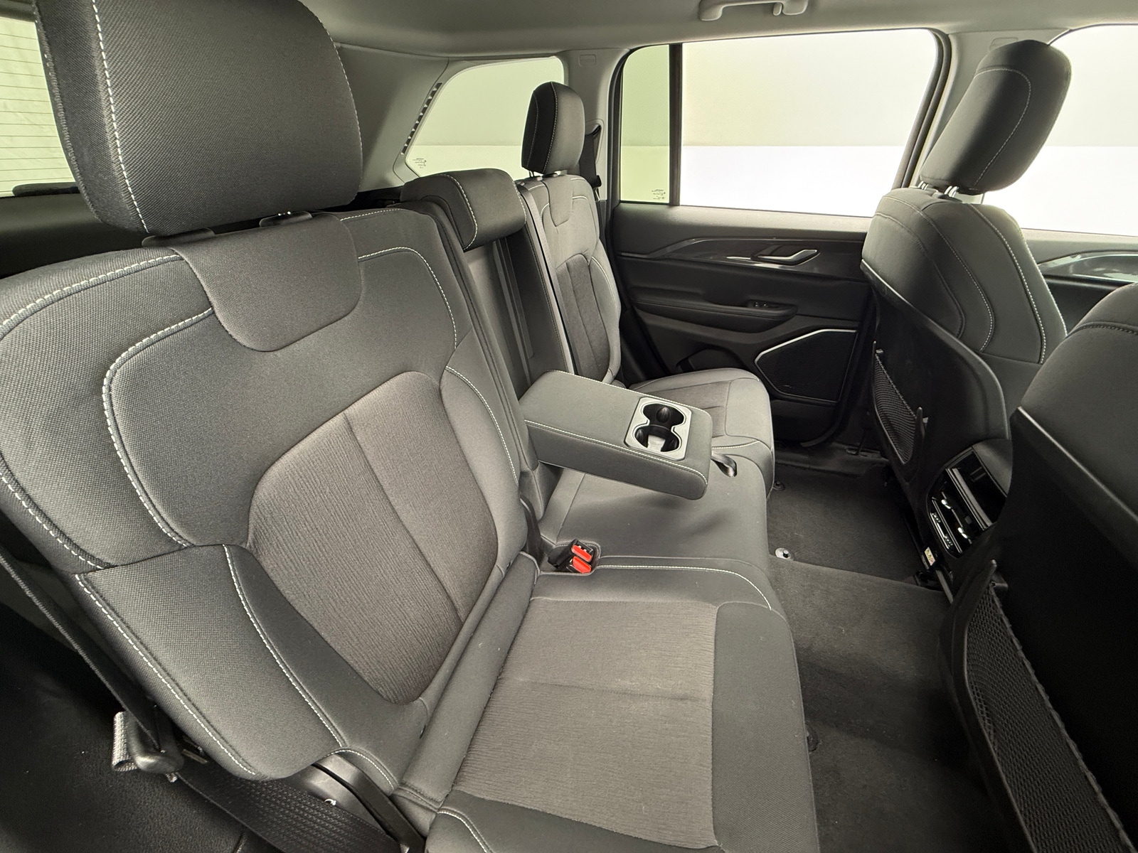 Thumbnail: 2022 Jeep Grand Cherokee - 6