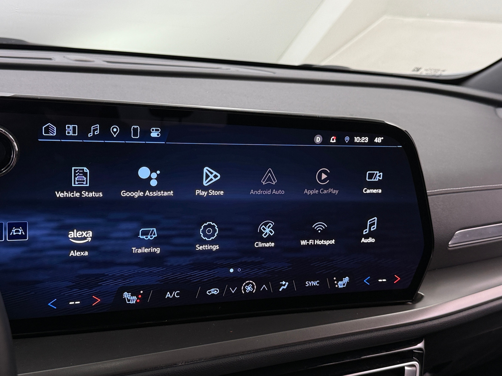 Thumbnail: 2025 Chevrolet Traverse - 4