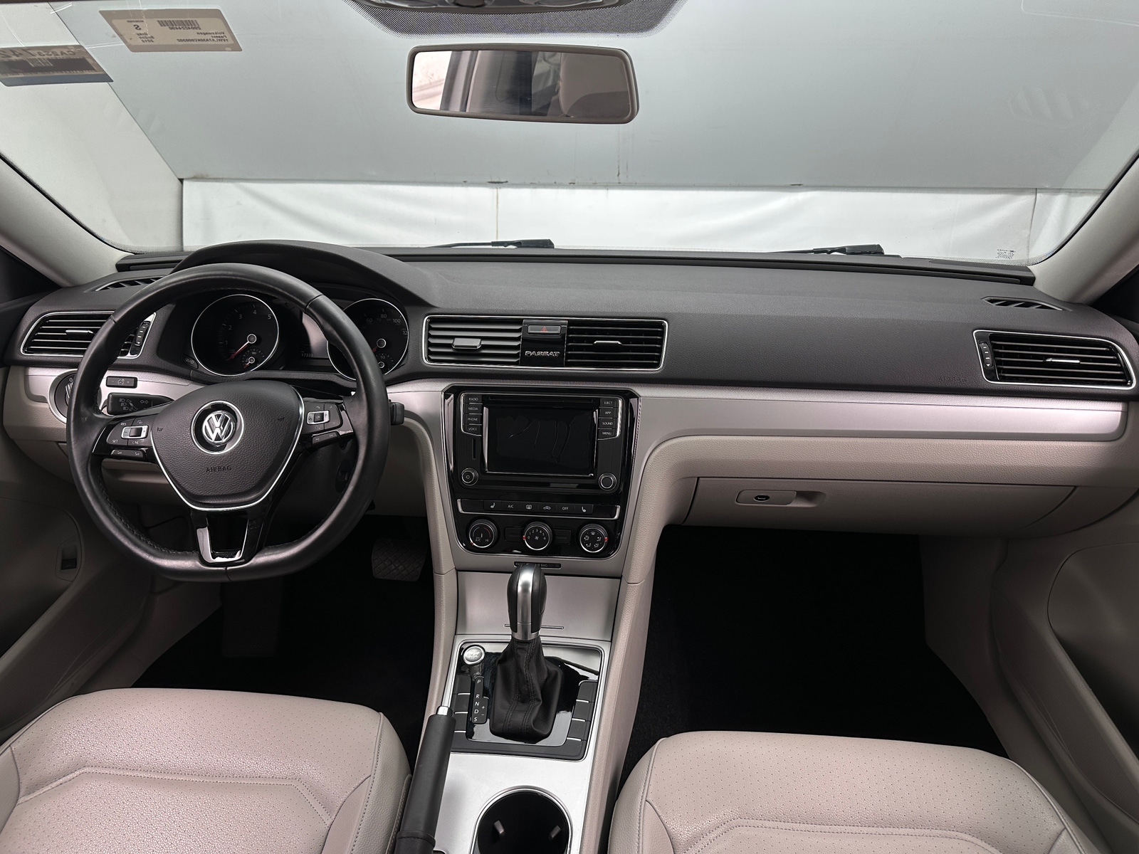 Thumbnail: 2019 Volkswagen Passat - 2