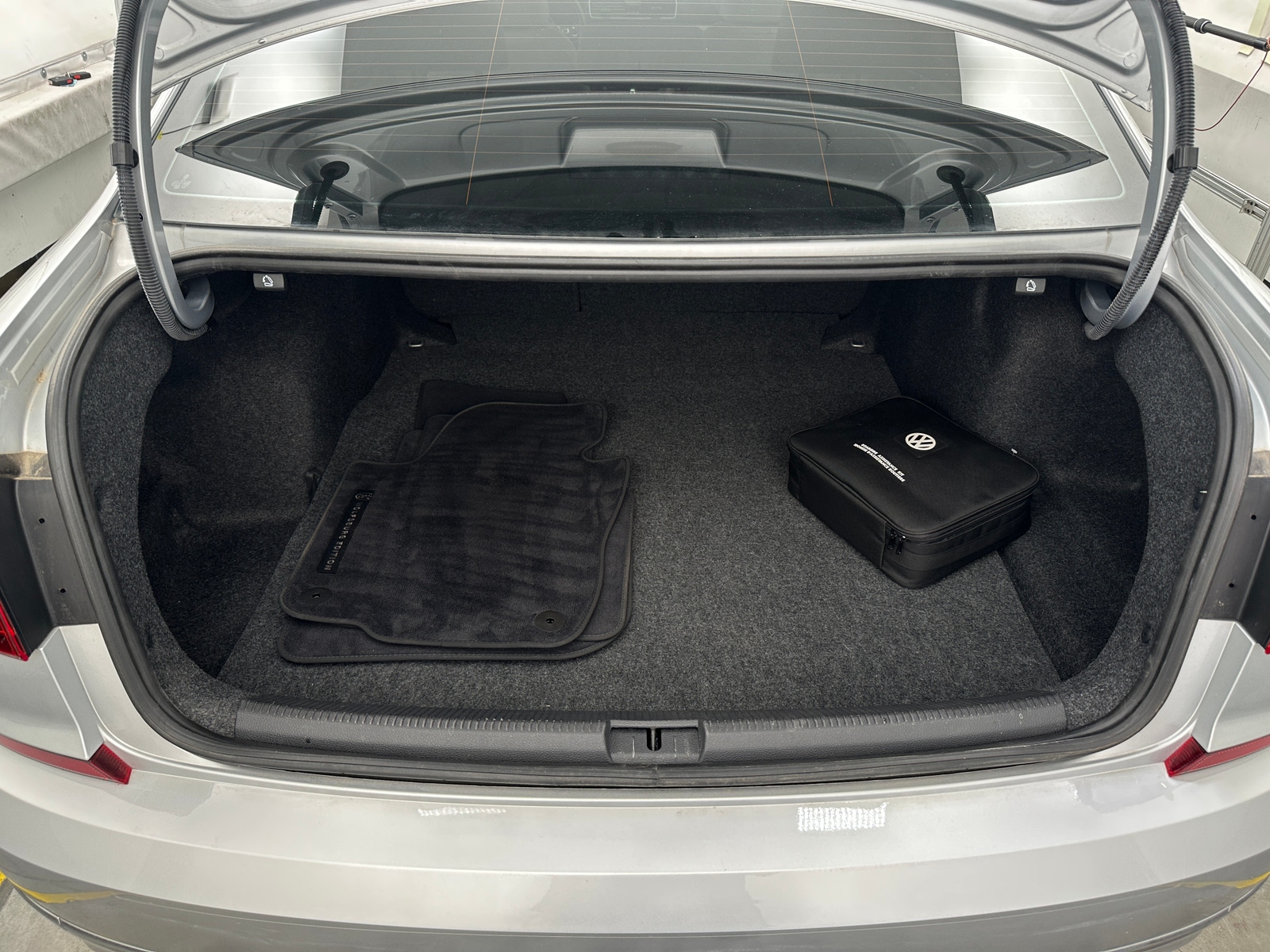 Thumbnail: 2019 Volkswagen Passat - 6