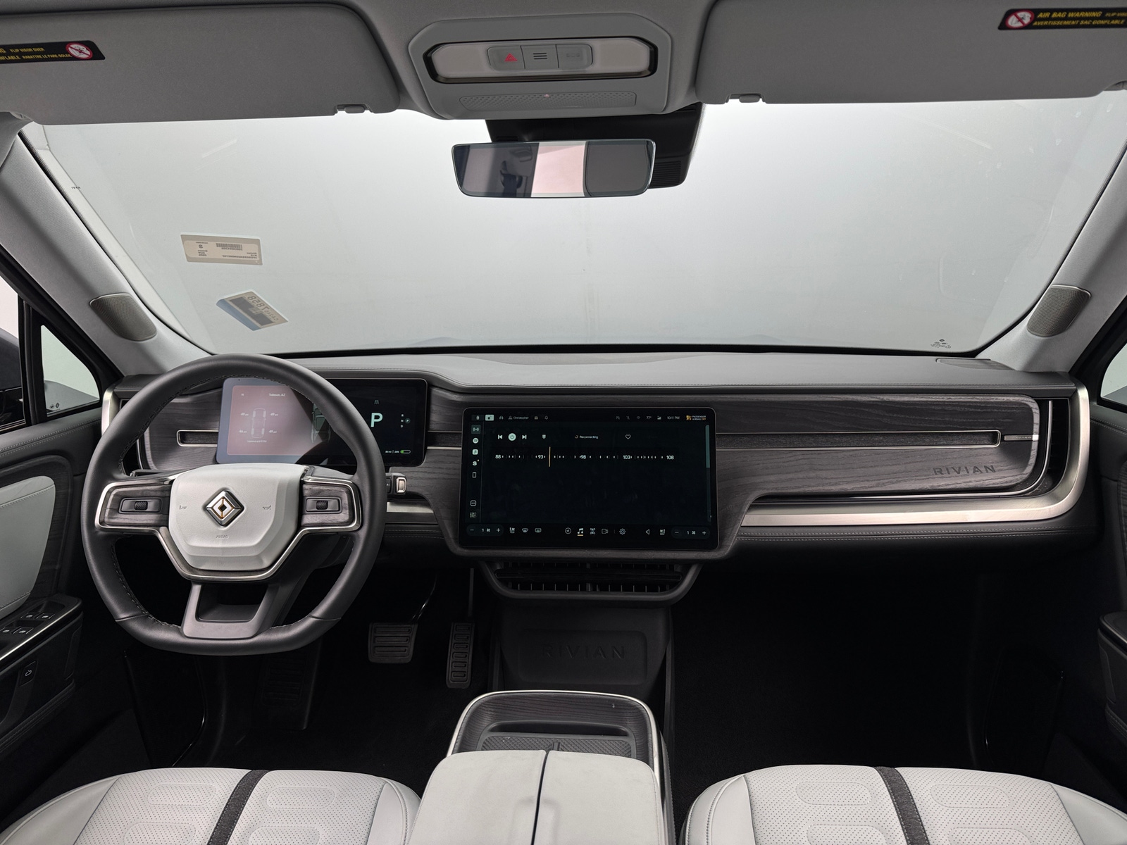 Thumbnail: 2025 Rivian R1S - 2