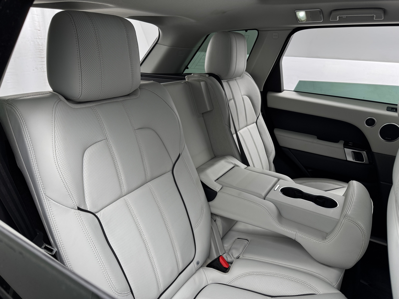 Thumbnail: 2016 Land Rover Range Rover Sport - 5