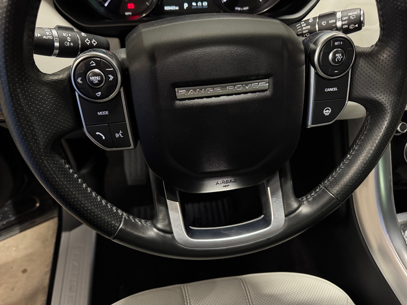 Thumbnail: 2016 Land Rover Range Rover Sport - 4