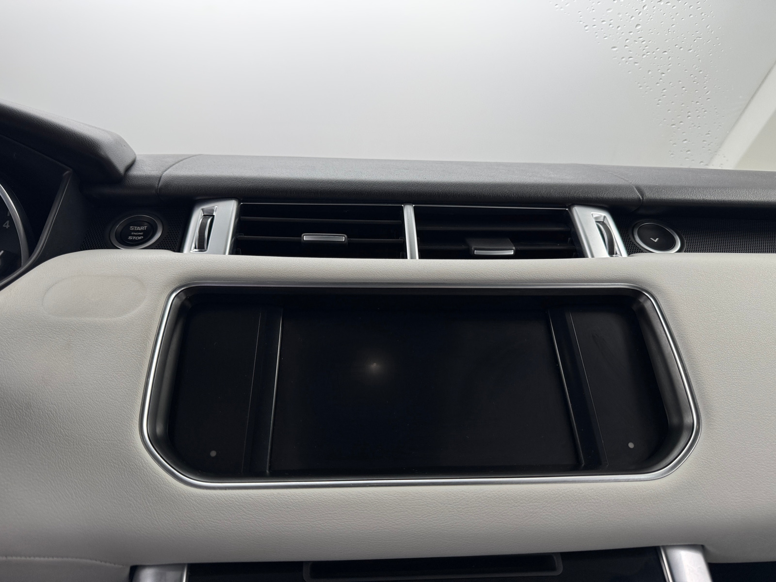 Thumbnail: 2016 Land Rover Range Rover Sport - 3