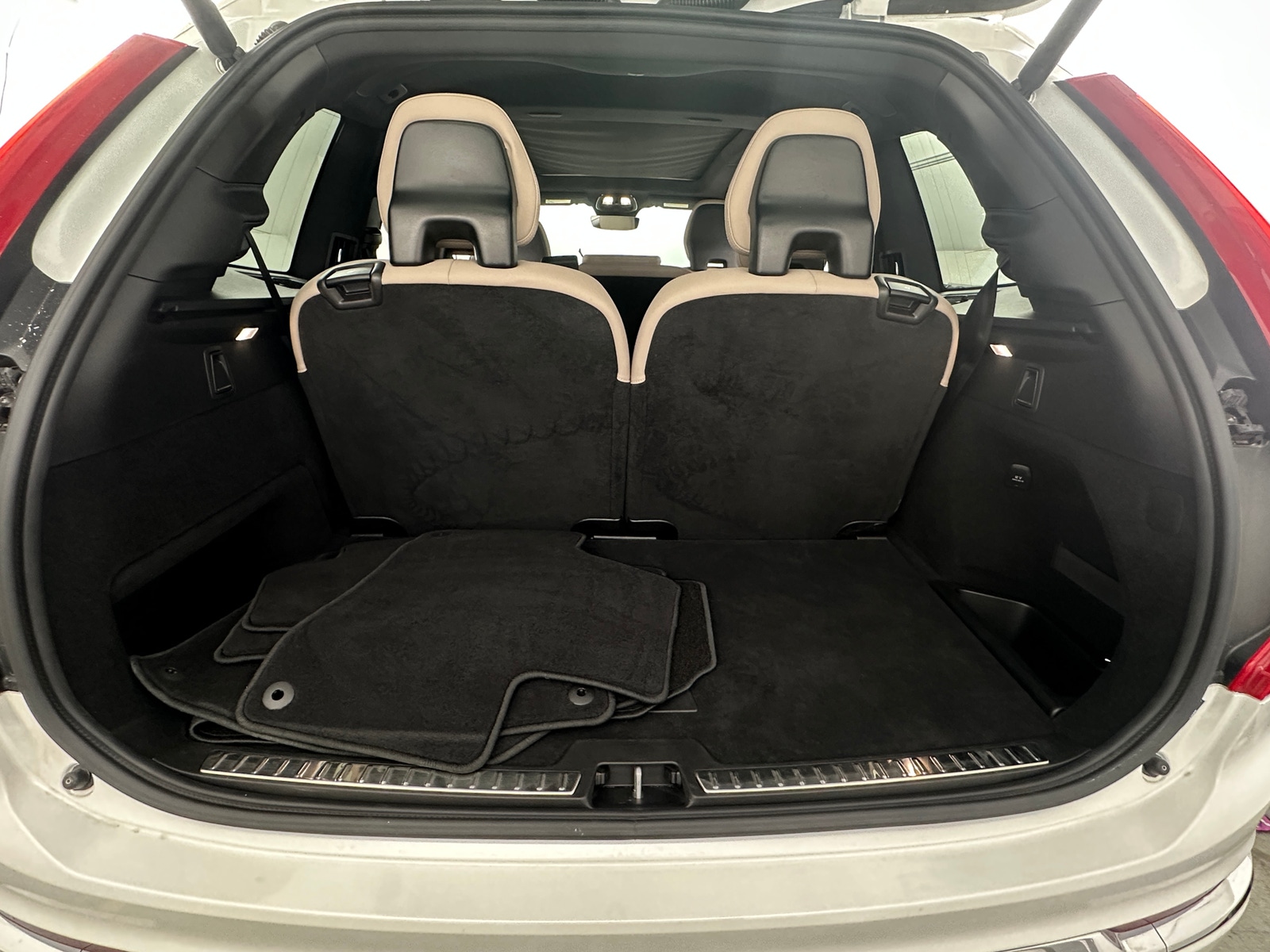 Thumbnail: 2025 Volvo XC90 - 6