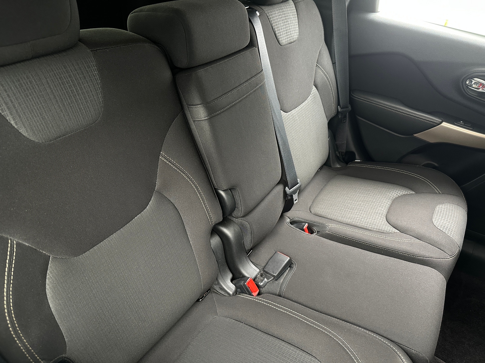 Thumbnail: 2017 Jeep Cherokee - 6