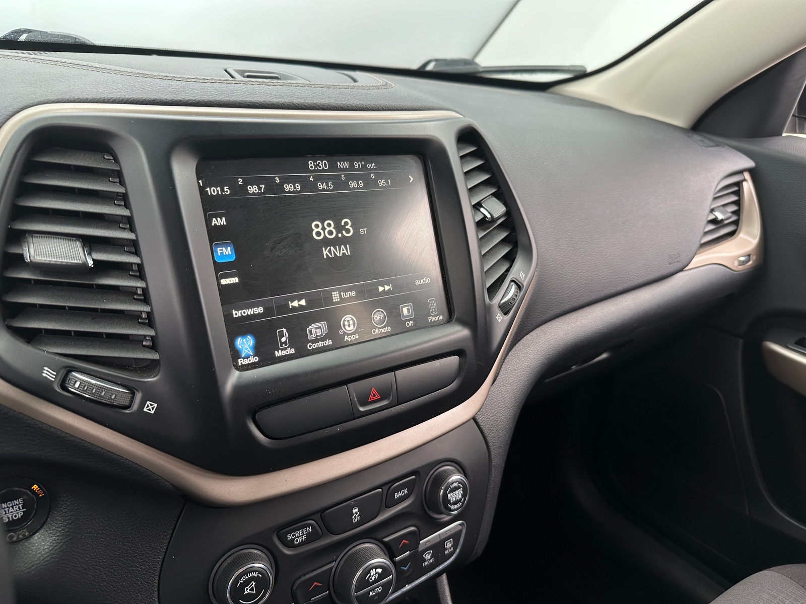 Thumbnail: 2017 Jeep Cherokee - 4