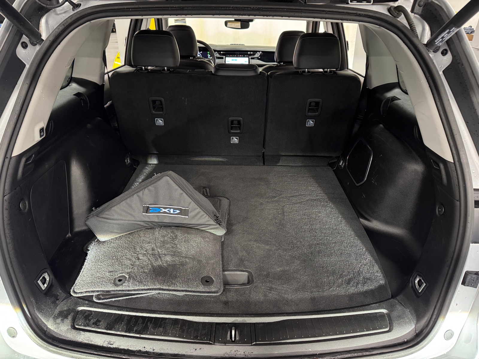 Thumbnail: 2023 Jeep Grand Cherokee - 6