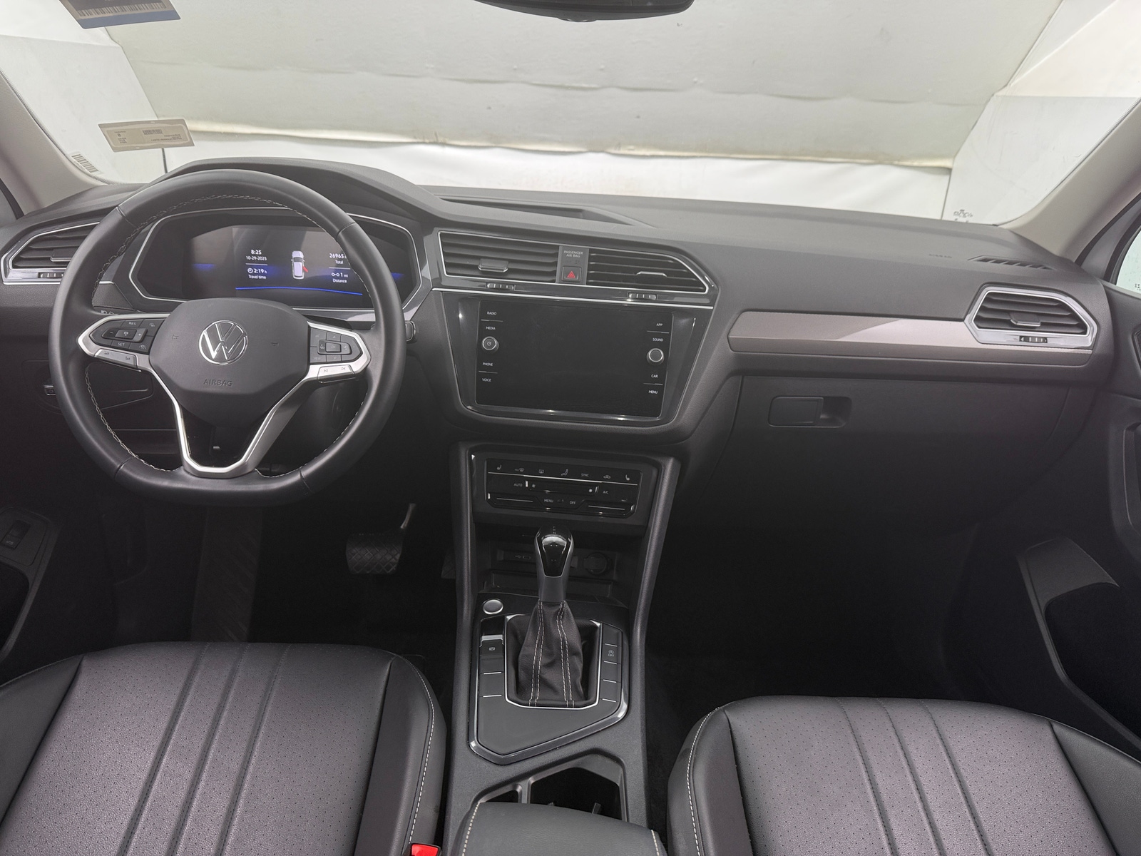 Thumbnail: 2024 Volkswagen Tiguan - 2