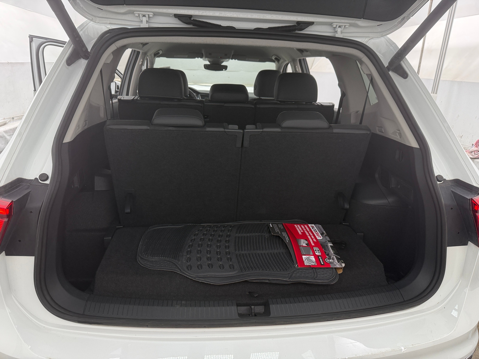 Thumbnail: 2024 Volkswagen Tiguan - 6