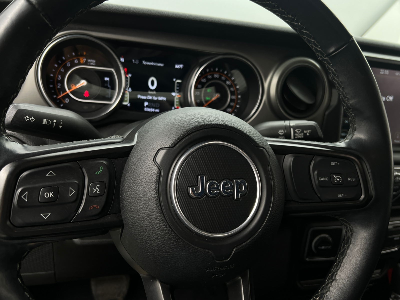 Thumbnail: 2021 Jeep Gladiator - 4