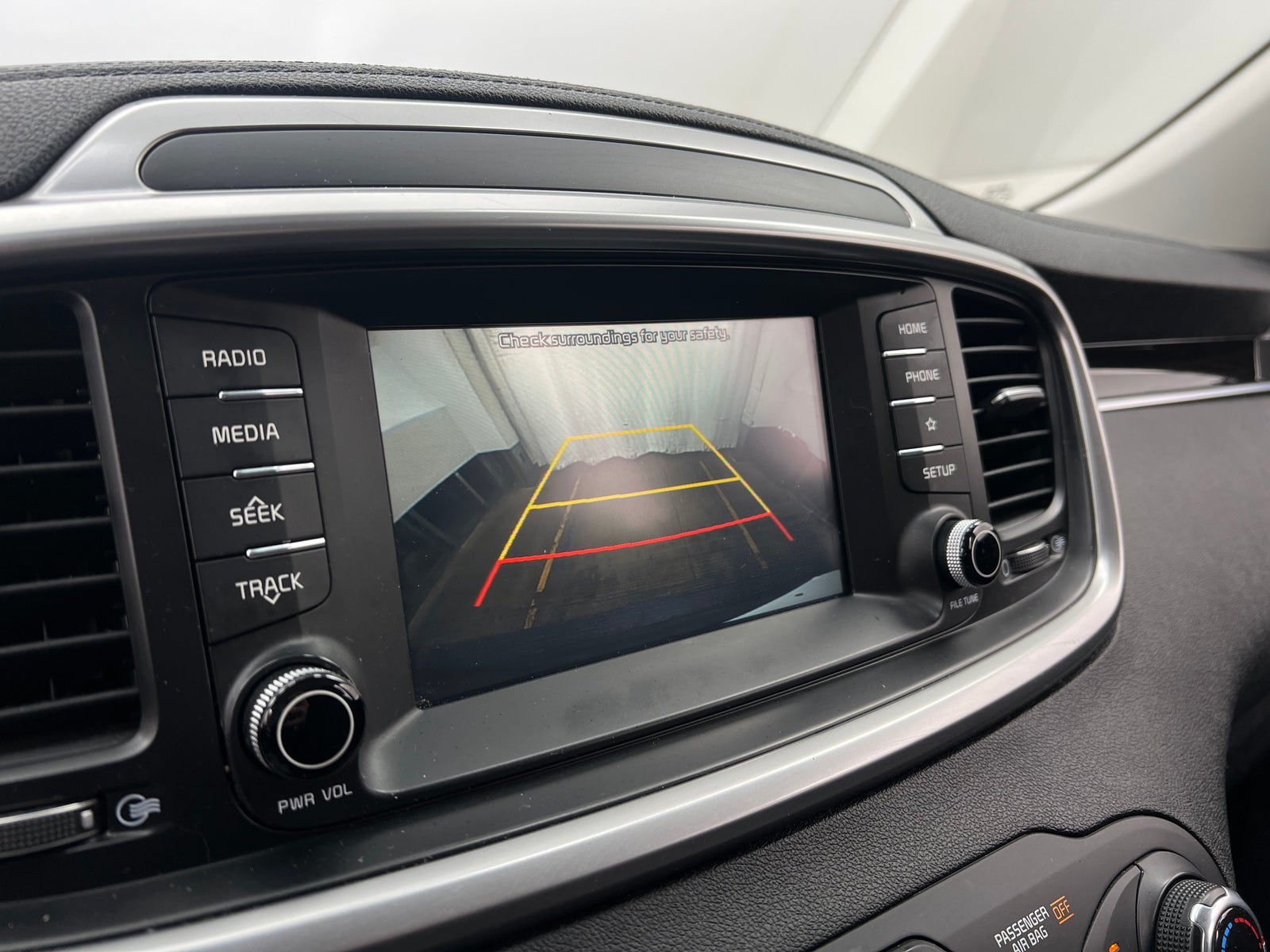 Thumbnail: 2020 Kia Sorento - 4