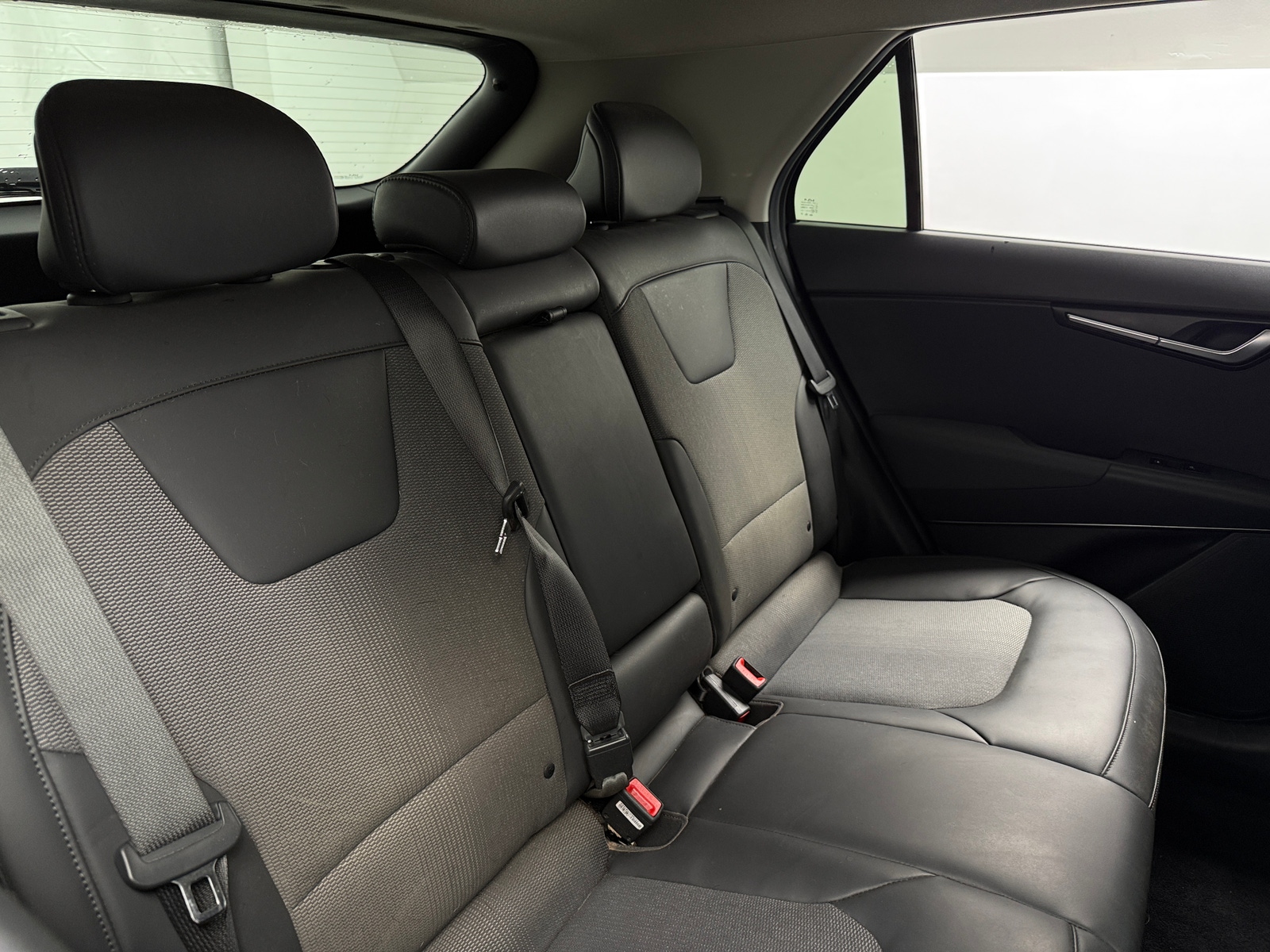 Thumbnail: 2023 Kia Niro - 6