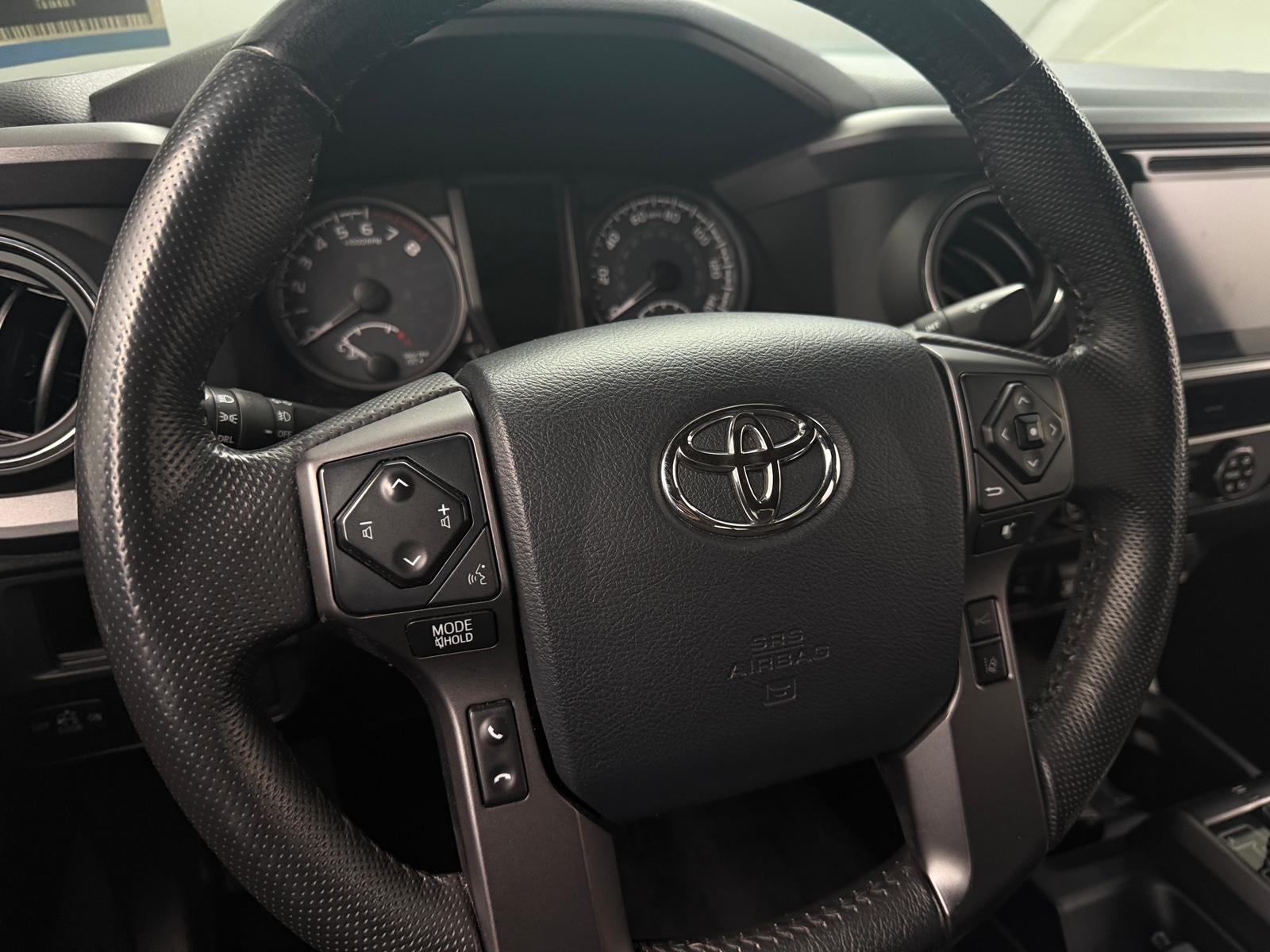 Thumbnail: 2019 Toyota Tacoma - 5