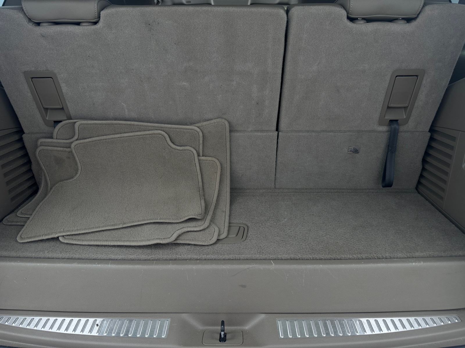 Thumbnail: 2017 Chevrolet Tahoe - 7