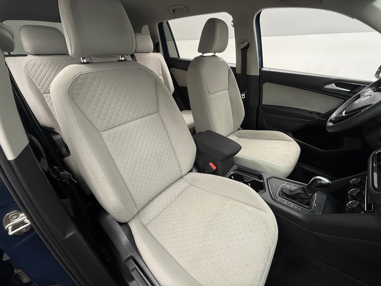 Thumbnail: 2018 Volkswagen Tiguan - 2