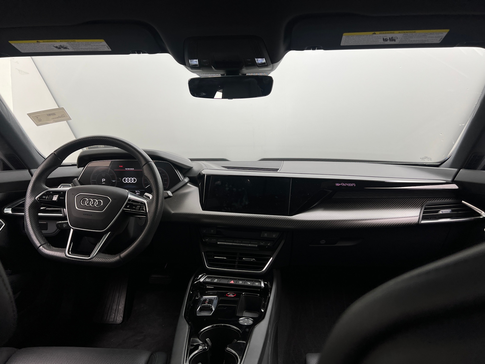 Thumbnail: 2022 Audi e-tron GT - 2