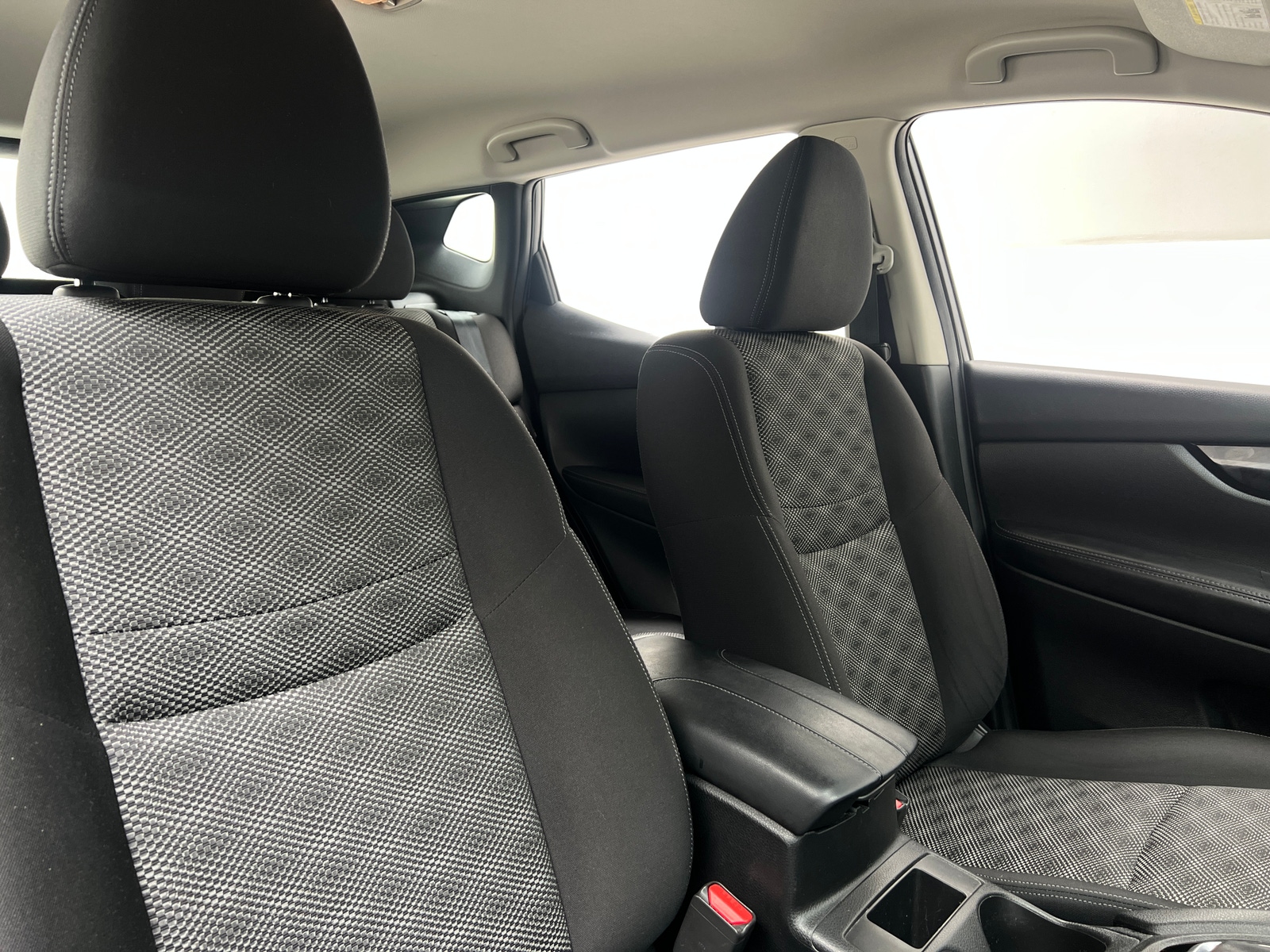 Thumbnail: 2020 Nissan Rogue Sport - 2