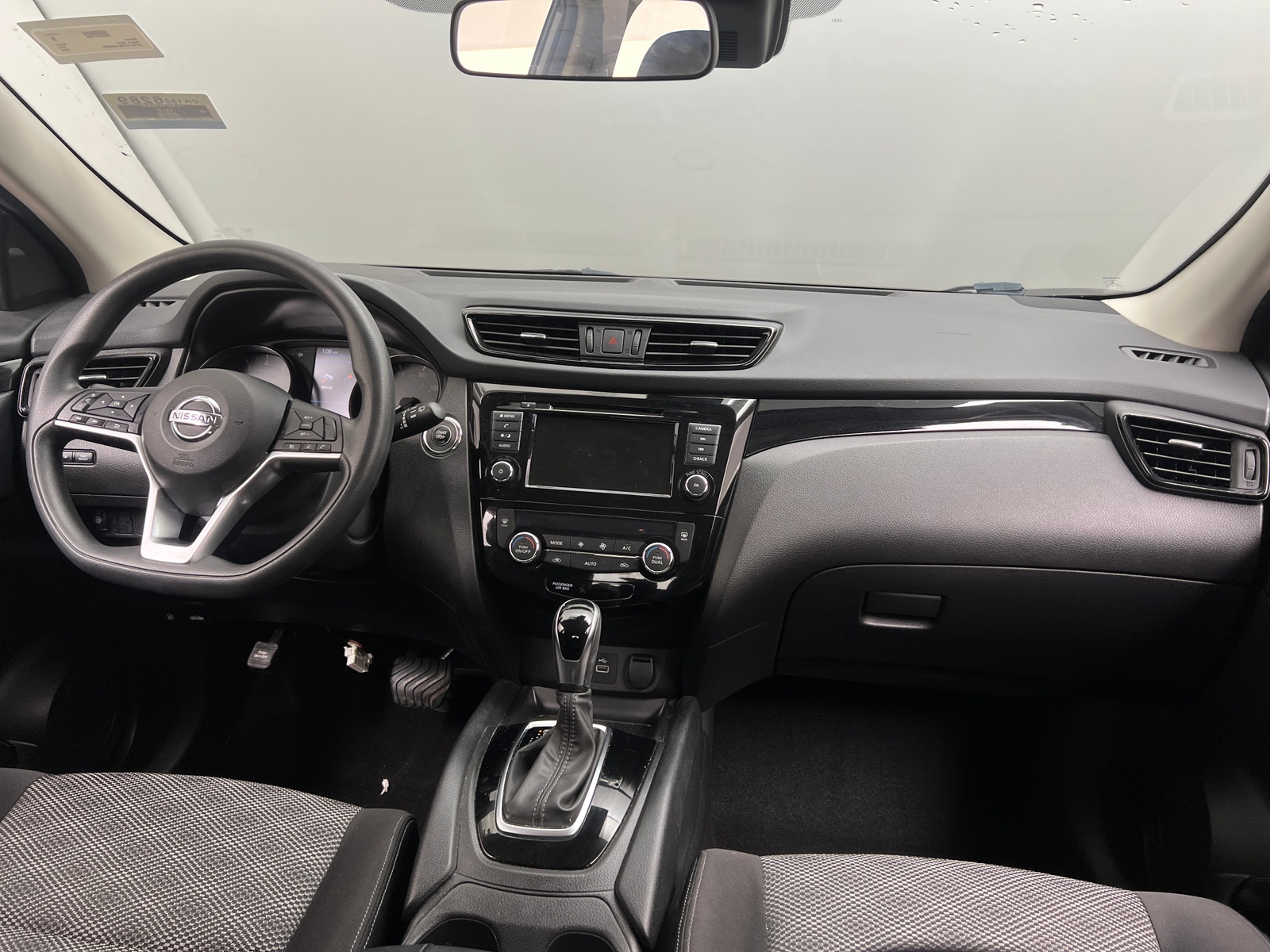 Thumbnail: 2020 Nissan Rogue Sport - 3