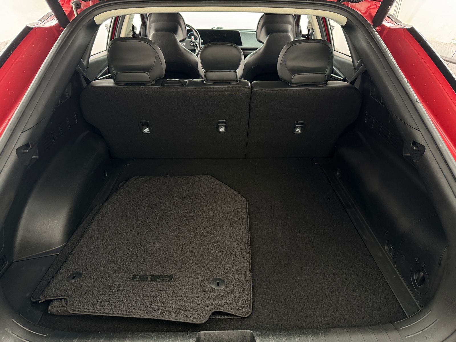 Thumbnail: 2022 Kia EV6 - 6