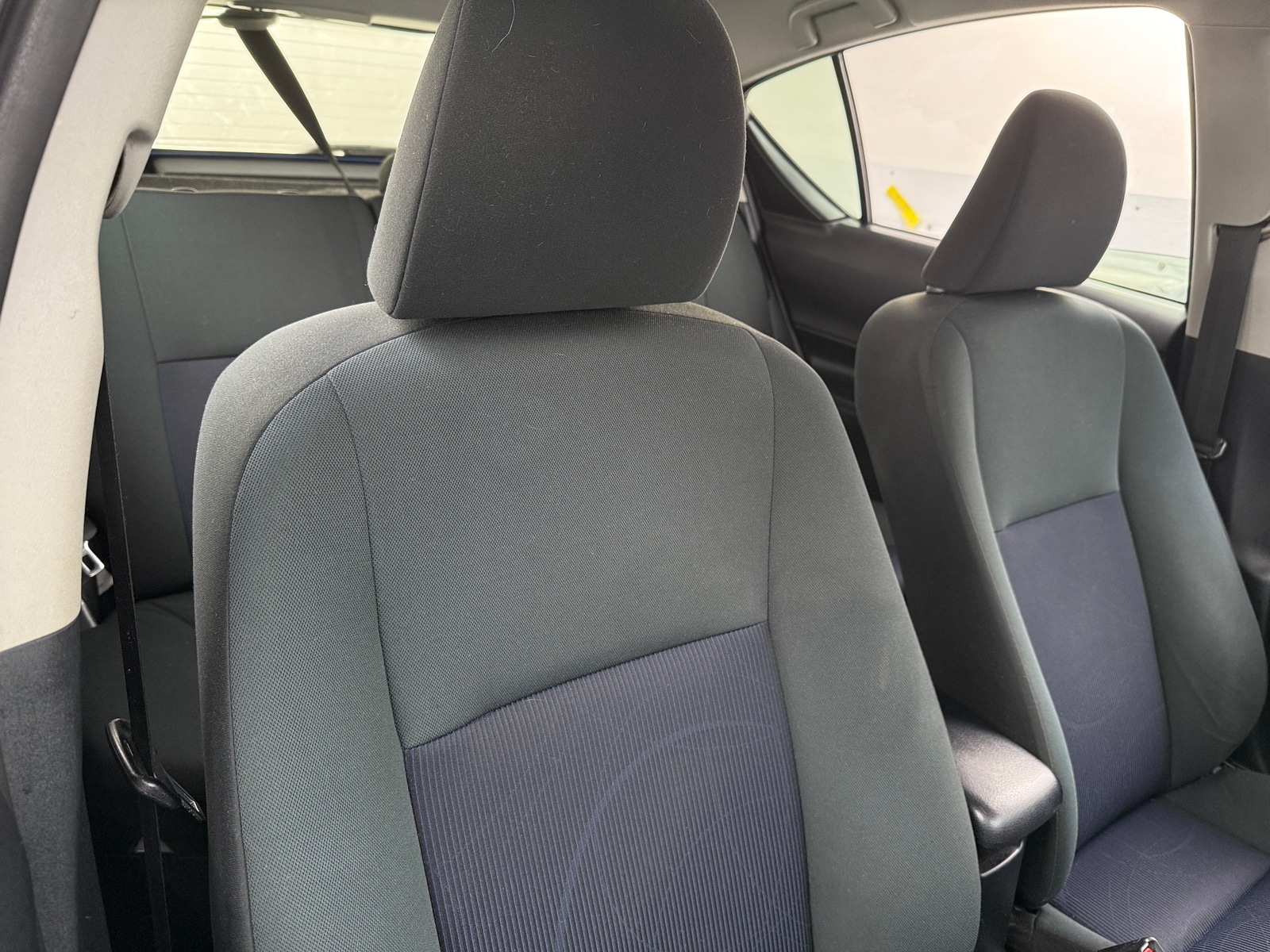 Thumbnail: 2015 Toyota Prius c - 2